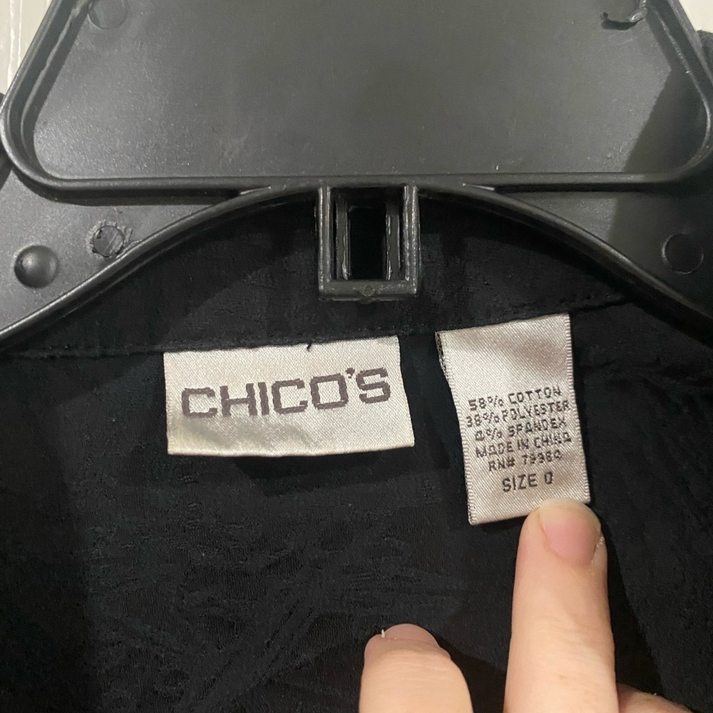 Chico's Black Denim Jacket Small Size 0 Snap Button Printed - Picture 5 of 9